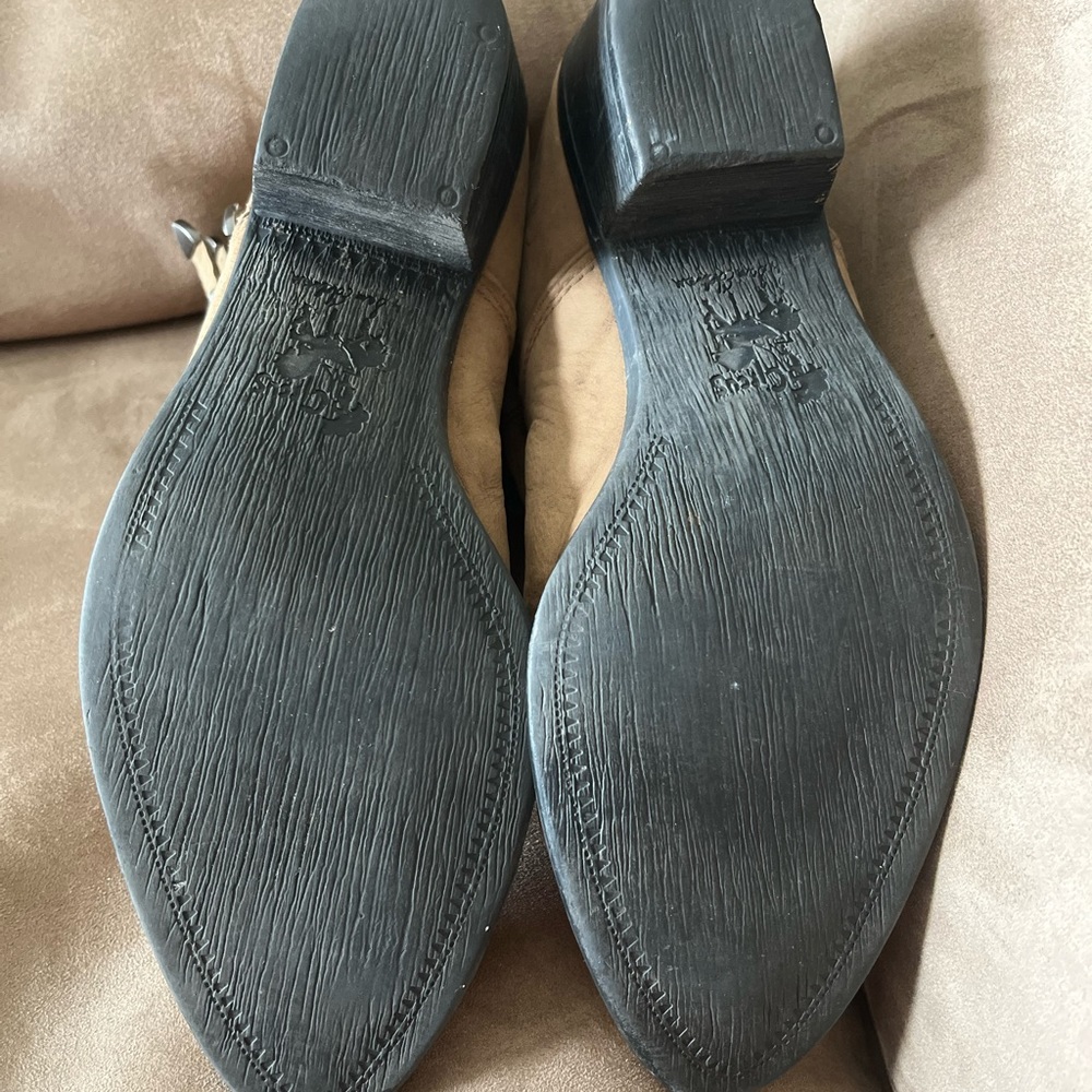 Sam Edelman leather small heeled pointed ankle boot.